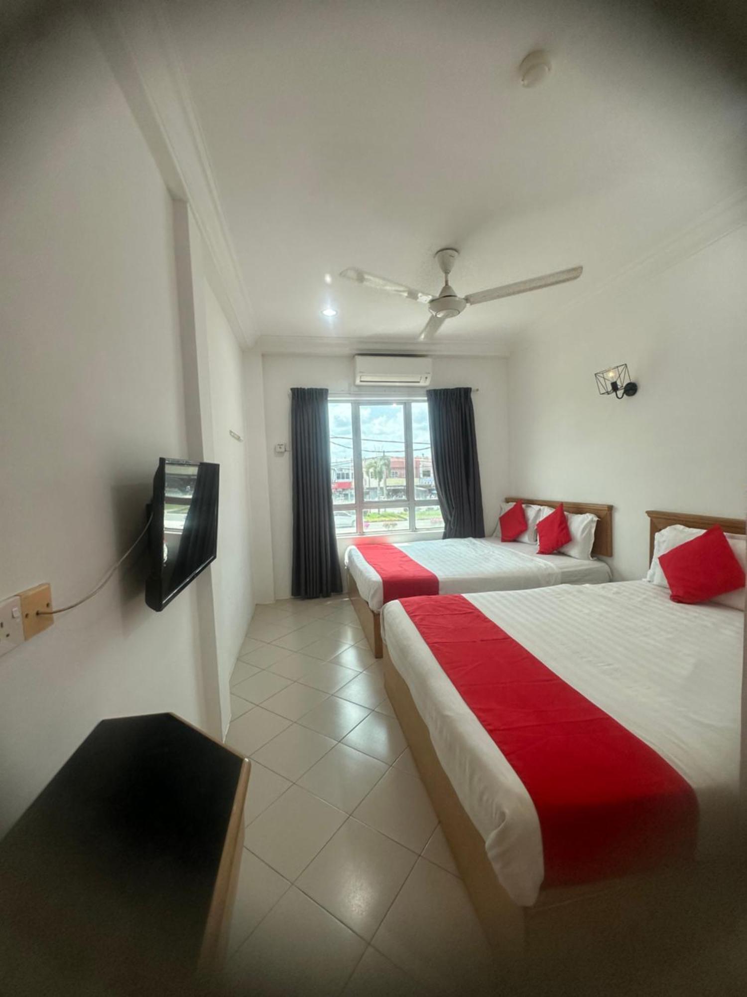 V Hotel Teluk Intan Exterior photo