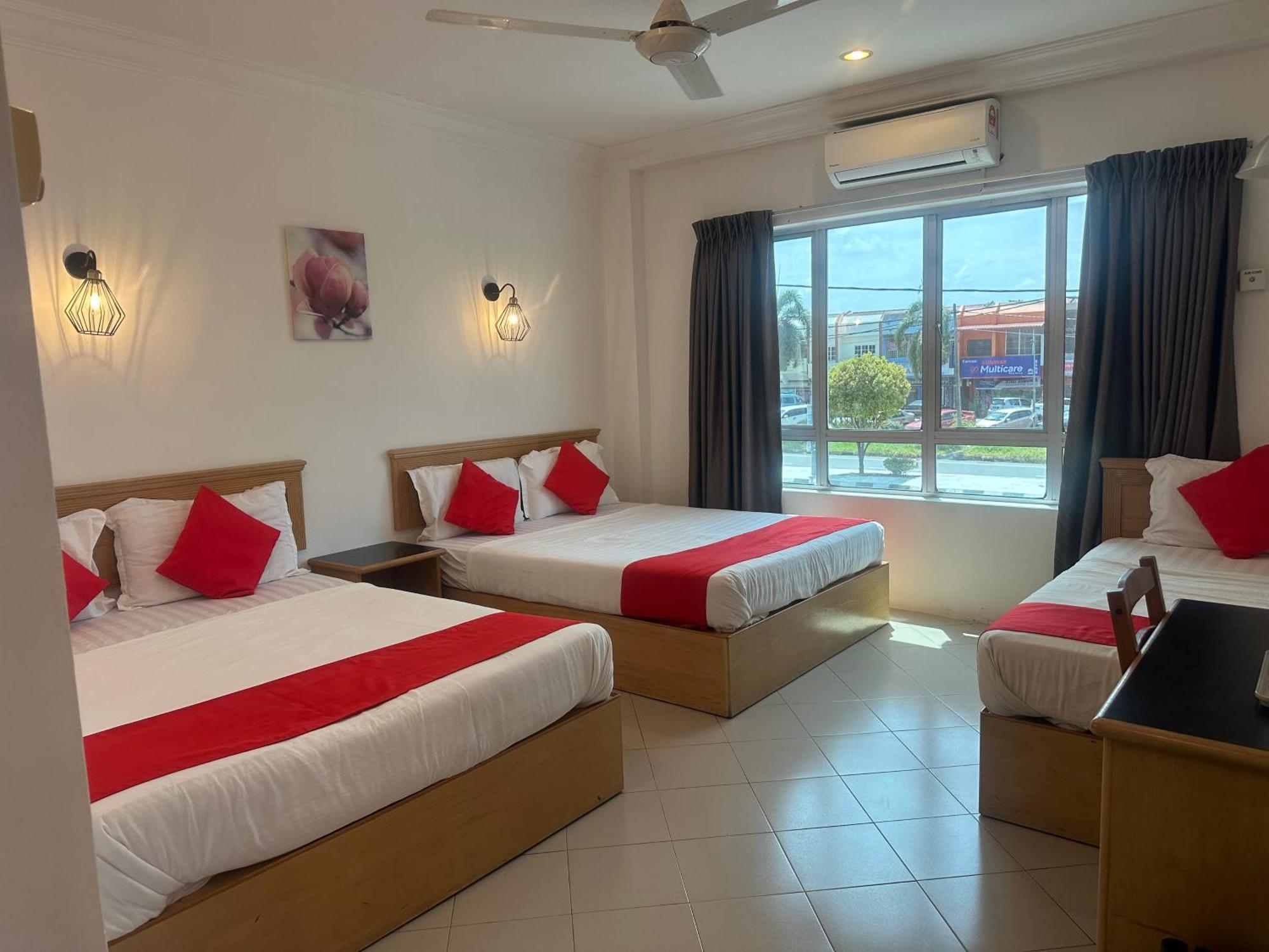V Hotel Teluk Intan Exterior photo